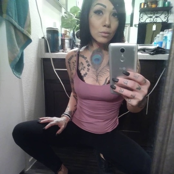 Meet your Posher, Lorraine - Picture 1 of 1